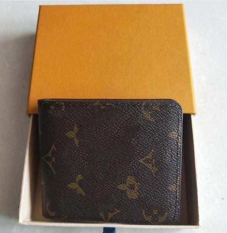 Designer wallet Luxury short Wallets Card Holders Famous for Men women purse Clutch Bags with gift box 018, Red
Designer wallet Luxury short Wallets Card Holders Famous for Men women purse Clutch Bags with gift box 018, Red