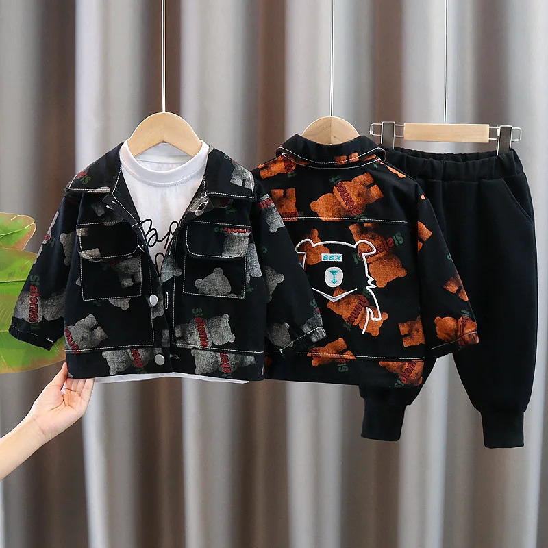 Clothing Sets Spring Autumn Korean Children Boy 3PCS Clothes Set Letter Top Bear Printed Jacket Coat Jogger Pant Baby Suit Kid Outfits 231102