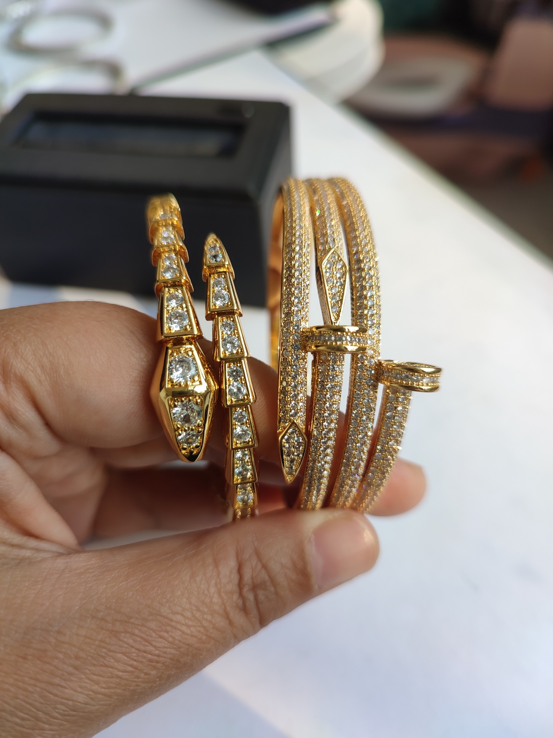 silver torque snake gold single tennis Elegant bangle Clover bracelets Fashion full Diamond Jewelry for Men Women Lover Party Wedding Everyday gifts bracelet
silver torque snake gold single tennis Elegant bangle Clover bracelets Fashion full Diamond Jewelry for Men Women Lover Party Wedding Everyday gifts bracelet