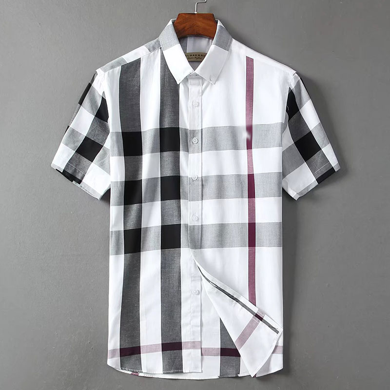 Luxury Designer Mens Casual Shirt Fashion Geometry Classic Checker Printed Shirt Burrerys Mens Spring Summer Polo Neck Short Sleeve High Quality Cotton Business
Luxury Designer Mens Casual Shirt Fashion Geometry Classic Checker Printed Shirt Burrerys Mens Spring Summer Polo Neck Short Sleeve High Quality Cotton Business