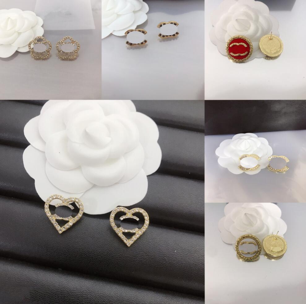 Designer Charm Stud Jewelry Fashion Womens Pearl Earring Luxury Plated Silver Crystal Heart-Shaped Pendant Ear Stud Women Letter Designers Jewlery Accessories
Designer Charm Stud Jewelry Fashion Womens Pearl Earring Luxury Plated Silver Crystal Heart-Shaped Pendant Ear Stud Women Letter Designers Jewlery Accessories