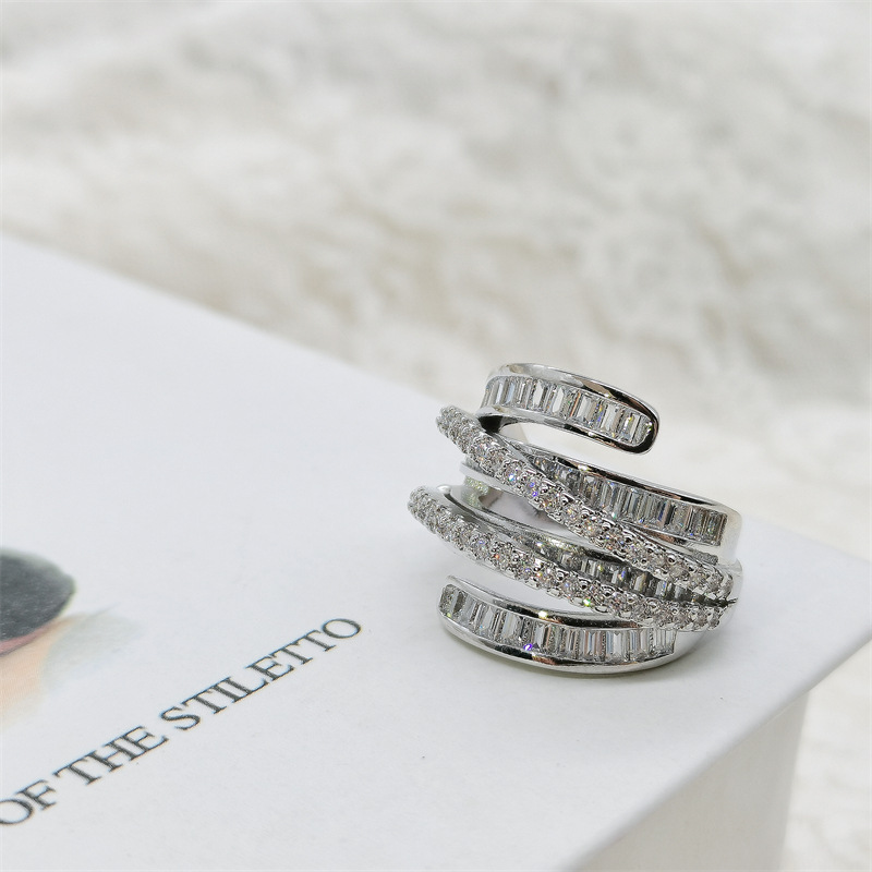 2025 Wedding Rings Luxury Jewelry 925 Sterling Silver Fill Designer Princess Cut Handmade 5A Cubic Zircon CZ Diamond Gemstones Party Women Cross Band 