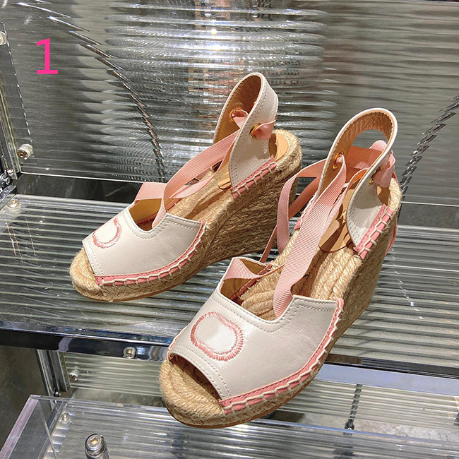2023 Summer Slope Heel Sandals Heel Braided Cross Strap Fisherman Wedding Party Shoes Designer Wild Wedge Comfortable Casual Shoes Size 35-41 With Box
2023 Summer Slope Heel Sandals Heel Braided Cross Strap Fisherman Wedding Party Shoes Designer Wild Wedge Comfortable Casual Shoes Size 35-41 With Box