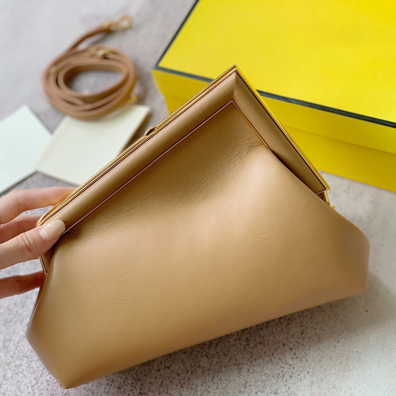 Evening lady First crossbody clutch Bag Women Genuine leather hand bag wallet purse handbag Luxury tote with fashion New style shoulder bags man Designer beach Bags, Brown
Evening lady First crossbody clutch Bag Women Genuine leather hand bag wallet purse handbag Luxury tote with fashion New style shoulder bags man Designer beach Bags, Brown