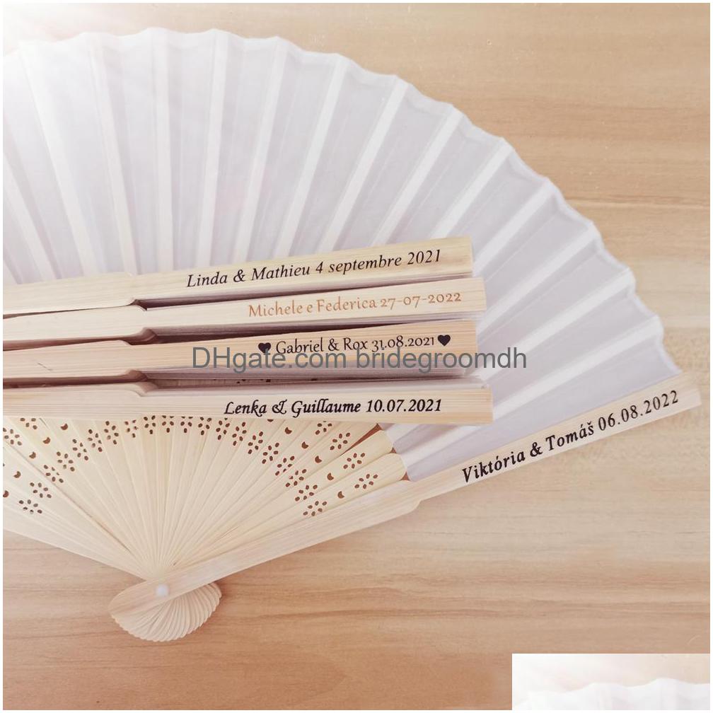 Fans Parasols 40 Pcs/Lot Personalized Print Engrave Favor Silk Fan Customized Name Cloth Hand Gift Drop Delivery Party Eve Otvlg
Fans Parasols 40 Pcs/Lot Personalized Print Engrave Favor Silk Fan Customized Name Cloth Hand Gift Drop Delivery Party Eve Otvlg