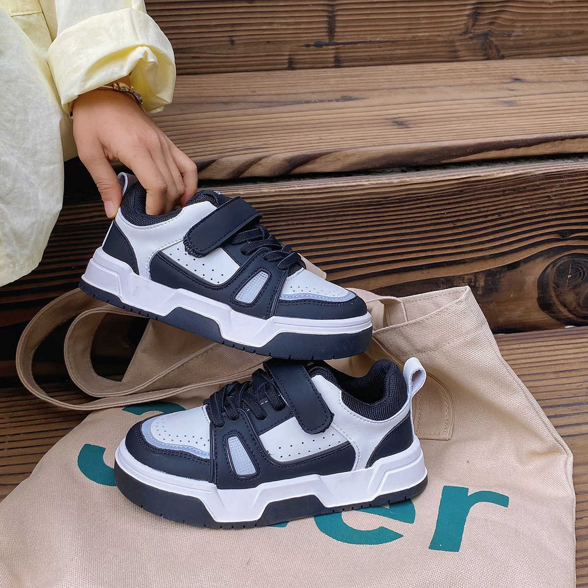 Athletic Outdoor Spring New Children Board Simple Versatile Girls White Boys Casual Shoes C260130