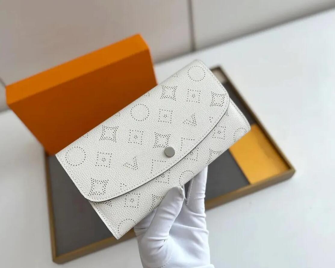 designer wallets luxury Taurillon long purses mens womens slim clutch Highs quality flower letter Capucines coin card holders with original box dust bag M60145, 61867 white
designer wallets luxury Taurillon long purses mens womens slim clutch Highs quality flower letter Capucines coin card holders with original box dust bag M60145, 61867 white