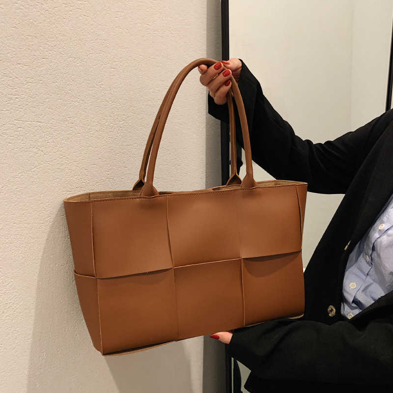 Designer Luxury Women Bag Bottegas Handbag Fashion Inclined Shoulder Womens Bags Versatile Purses Totes Large Capacity Saddle Venetas Wallet 5AHigh Quality H7G3