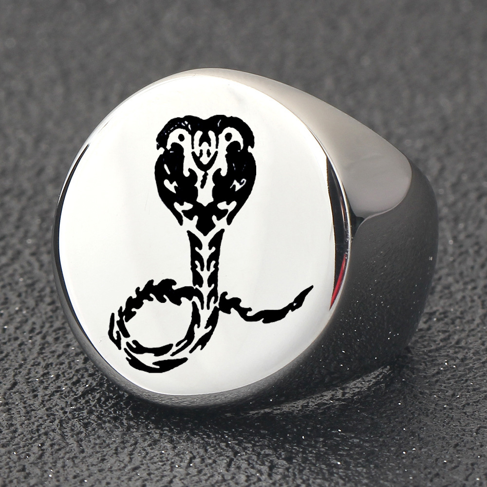 New Titanium Stainless Steel Round Finger Band Ring Pentagram Snake Foot Print Wolf Silver Gold Color Rings for Men Hip Hop Punk Rock Birthday Gift Wh