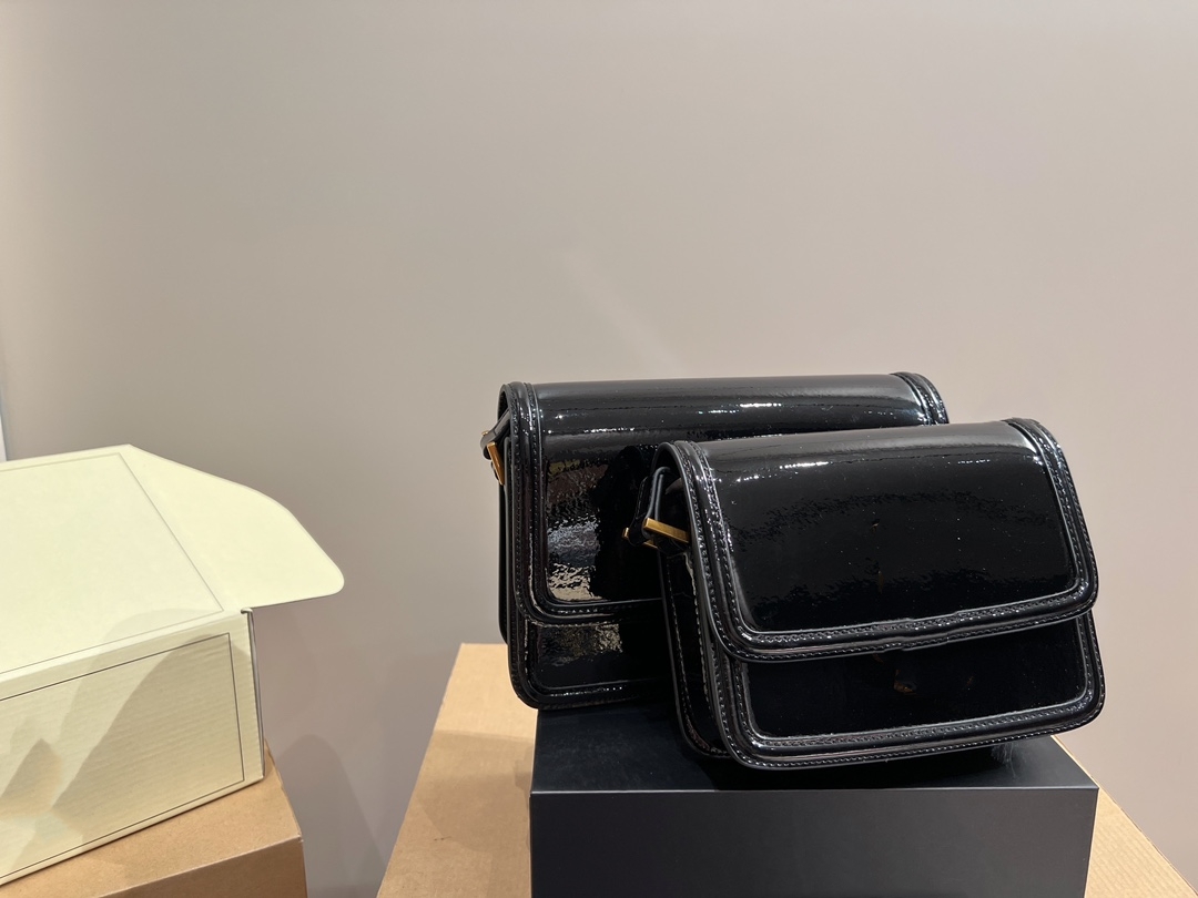 Luxury bag Designer Shoulder bag patent leather tofu bag New L letter up and down double half-open buckle 2023 fashion new clamshell bag, Red
Luxury bag Designer Shoulder bag patent leather tofu bag New L letter up and down double half-open buckle 2023 fashion new clamshell bag, Red