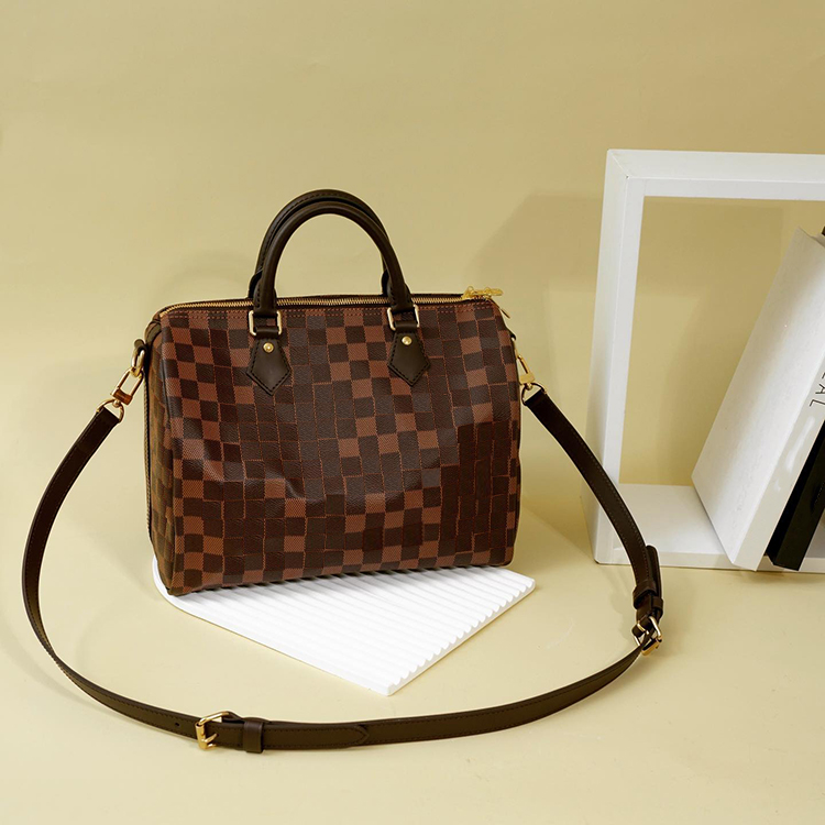 M41113 3 size speedy 25 30 35 duffle bag brown flower luxury tote handbag classic designer mens shoulder Bag cross body Leather Womens purse High quality clutch bags, Damier azur
M41113 3 size speedy 25 30 35 duffle bag brown flower luxury tote handbag classic designer mens shoulder Bag cross body Leather Womens purse High quality clutch bags, Damier azur