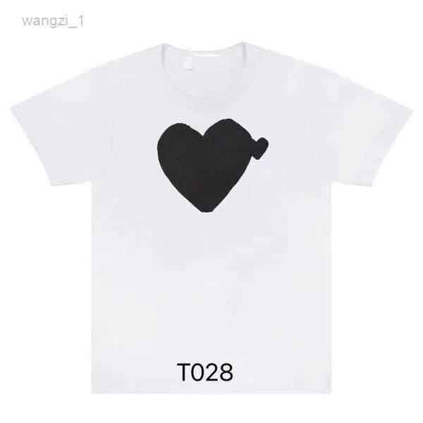 Men's T-shirts Play Designer Mens t Shirts Women's Cotton Embroidery Love Eyes Tshirt Loose Casual Couple Style Printed Short Sleeve Bottom 8 51ST
Men's T-shirts Play Designer Mens t Shirts Women's Cotton Embroidery Love Eyes Tshirt Loose Casual Couple Style Printed Short Sleeve Bottom 8 51ST