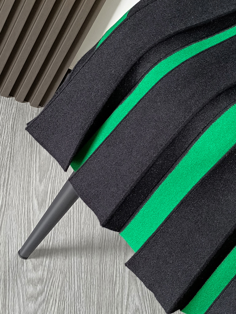 Skirts Women's Autumn Winter Skiing Thick Knitted Color Temperature Gentle Matching Big Hem Fashion Pleated Skiing D2099 230403