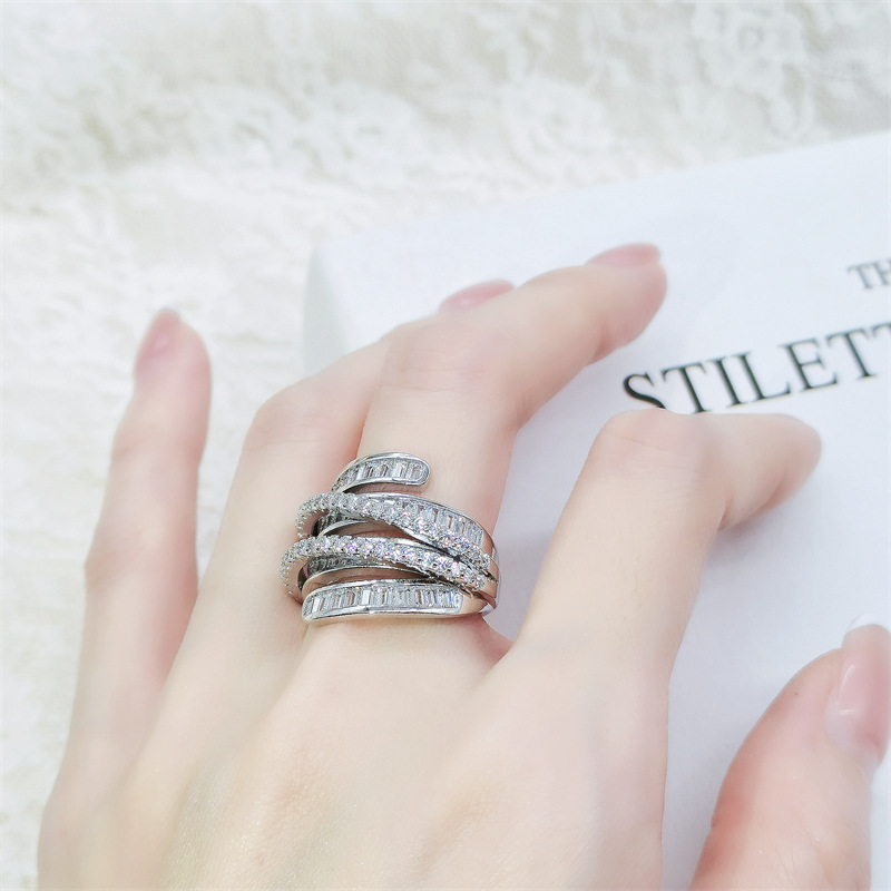 2025 Wedding Rings Luxury Jewelry 925 Sterling Silver Fill Designer Princess Cut Handmade 5A Cubic Zircon CZ Diamond Gemstones Party Women Cross Band 