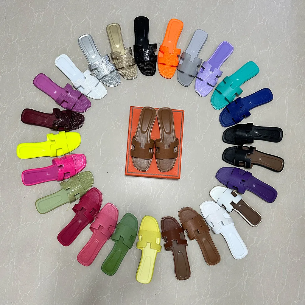 Womens Beach slippers Classic Flat heel Summer Lazy Designer fashion Cartoon Big Head flops leather lady Slides women shoes Hotel Bath Ladies sexy Sandals Large 35-43