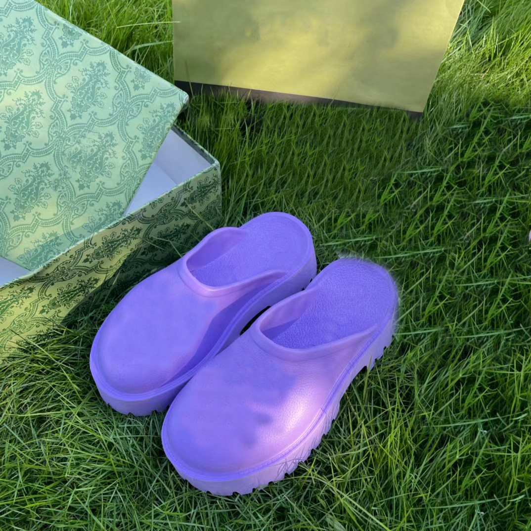 2023 Punched slippers carved thick soled 8 color Casual wear Spring and autumn summer on new 35-42, Lightgreen
2023 Punched slippers carved thick soled 8 color Casual wear Spring and autumn summer on new 35-42, Lightgreen