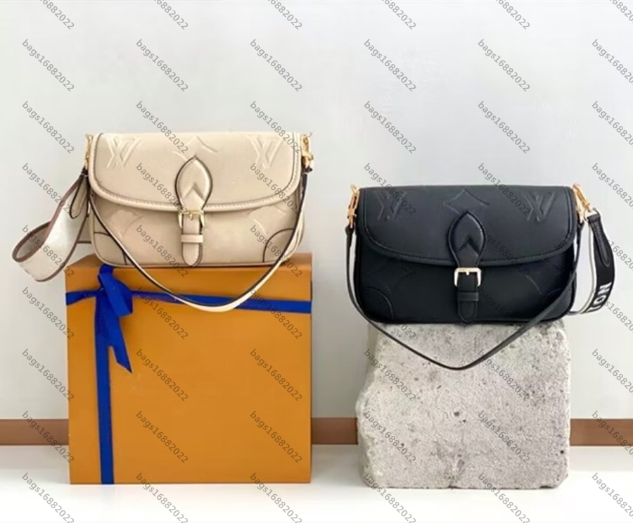 Top Designers Handbags Women Leather Shoulder Bags DIANE Shoulder Messenger Bag Purse Woman Crossbody Bag Totes louise viuton vutton Letters Lady Satchel wallet, Add box
Top Designers Handbags Women Leather Shoulder Bags DIANE Shoulder Messenger Bag Purse Woman Crossbody Bag Totes louise viuton vutton Letters Lady Satchel wallet, Add box