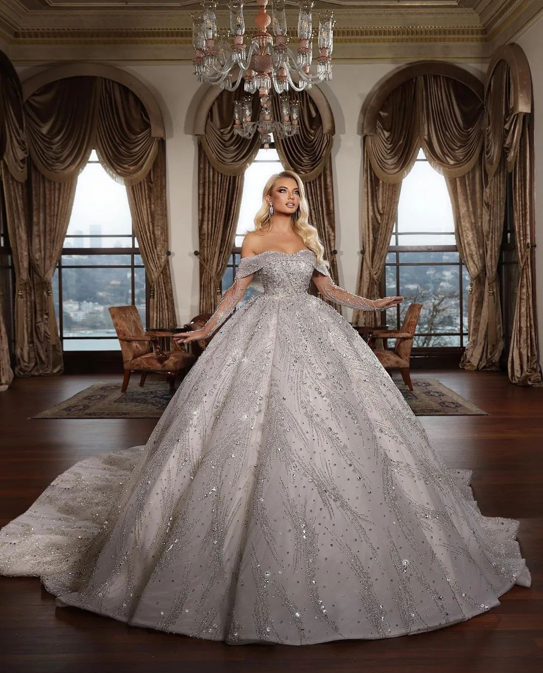 Luxury Ball Gown Wedding Dresses Long Sleeves V Neck Off Shoulder Sequins Appliques Ruffles Bridal Gowns Diamonds Formal Dress Plus Size Custom Made V