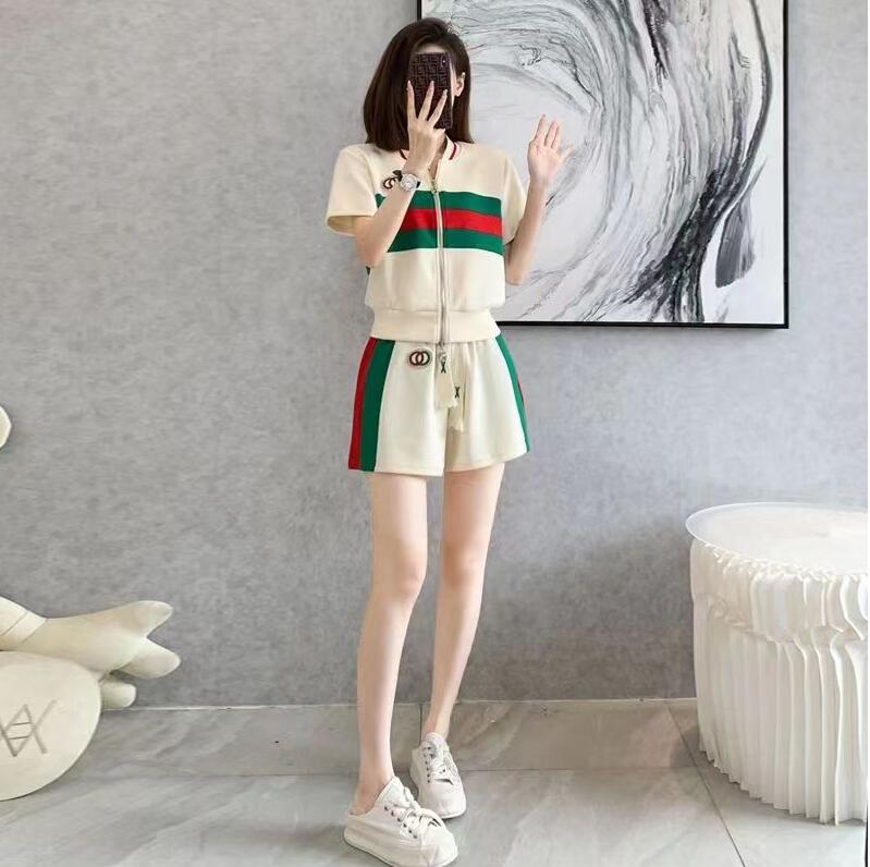 Womens Tracksuits alphabet printed sleeveless short top T-shirt High Waist Wide Leg shorts two piece, 02
Womens Tracksuits alphabet printed sleeveless short top T-shirt High Waist Wide Leg shorts two piece, 02