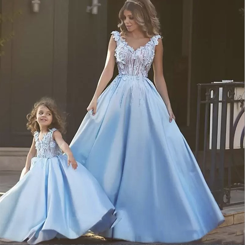 Beauty Daughter and Mother Dresses Sky Blue Satin Lace Applique V Neck Floor Length Pageant Gowns Wedding Party Flower Girls' Dress