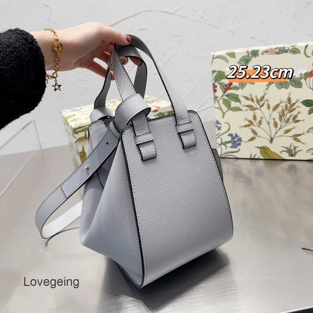 Totes Small Capacity Hammock 2023 Designer Wallet Women Grain Cowhide Large Loews Single Shoulder Crossbody Women's Bags Bag VZQH, Grey litchi grain
Totes Small Capacity Hammock 2023 Designer Wallet Women Grain Cowhide Large Loews Single Shoulder Crossbody Women's Bags Bag VZQH, Grey litchi grain