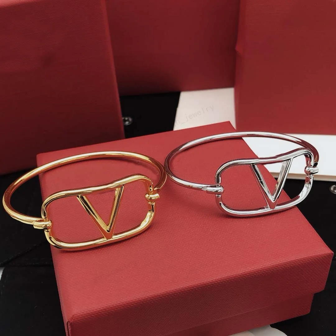 Designer bracelet, gold/Silver 2 colors to choose from, 925 Silver Fashion Simple wide Alphabet bracelet, Valentine's Day, Christmas, high quality gifts, wholesale