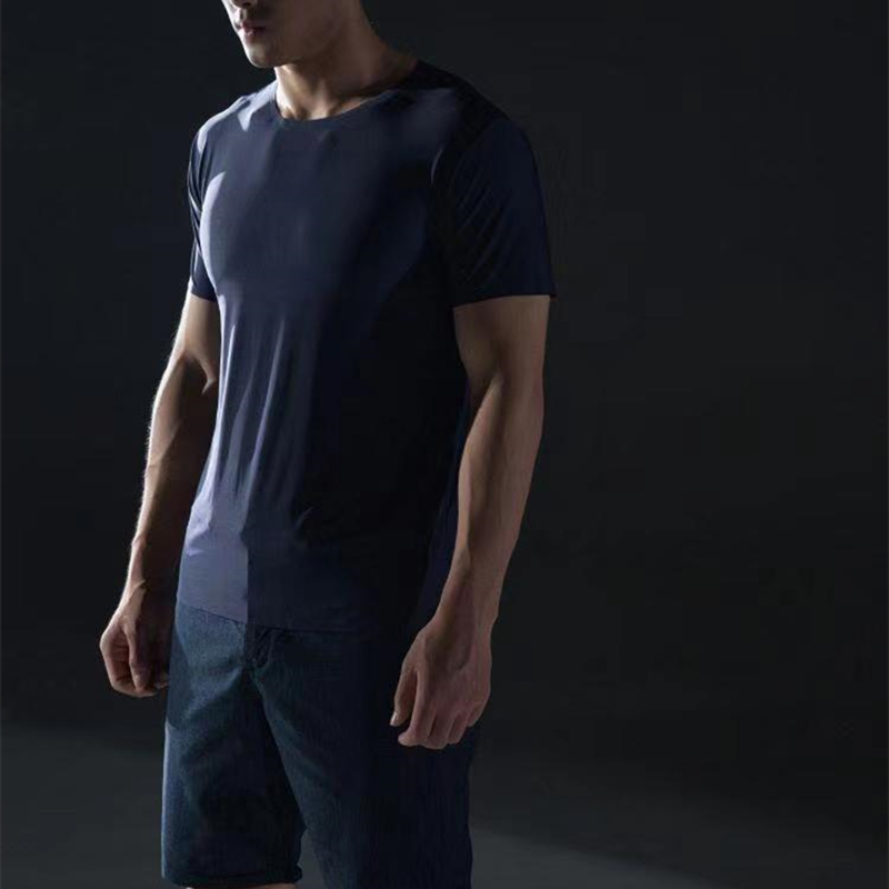Men's T-Shirts Men's Short Sleeve V-Neck Cooling Thin Ice Silk Trackless Quick Drying Men's O-Neck Smooth Soft Bottom Shirt 230403