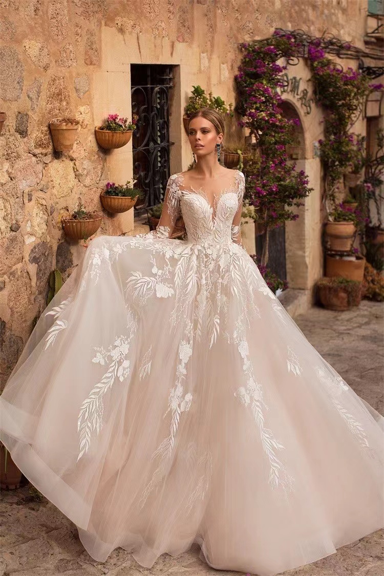 Sheer Bridal Gowns Long Sleeves Sexy Neck Wedding Dress For Bride Embellished Lace Embroidered Romantic Princess Blush Beach Boho Wed Dresses es