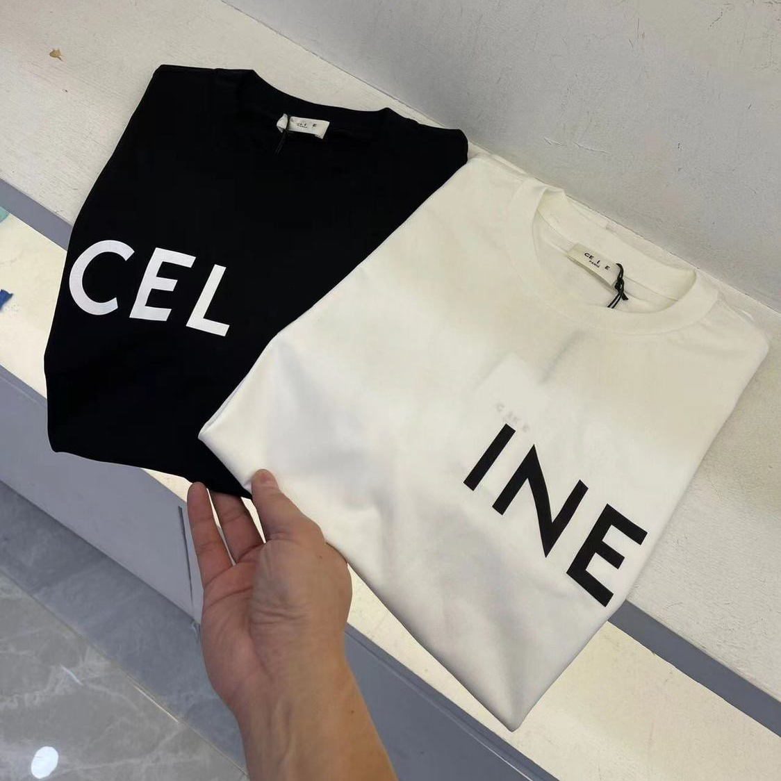 Mens Designer T-Shirt Summer Shirts Luxury Brand T Shirts Mens Womens Short Sleeve Hip Hop Streetwear Tops Shorts Casual Clothing Clothes
Mens Designer T-Shirt Summer Shirts Luxury Brand T Shirts Mens Womens Short Sleeve Hip Hop Streetwear Tops Shorts Casual Clothing Clothes