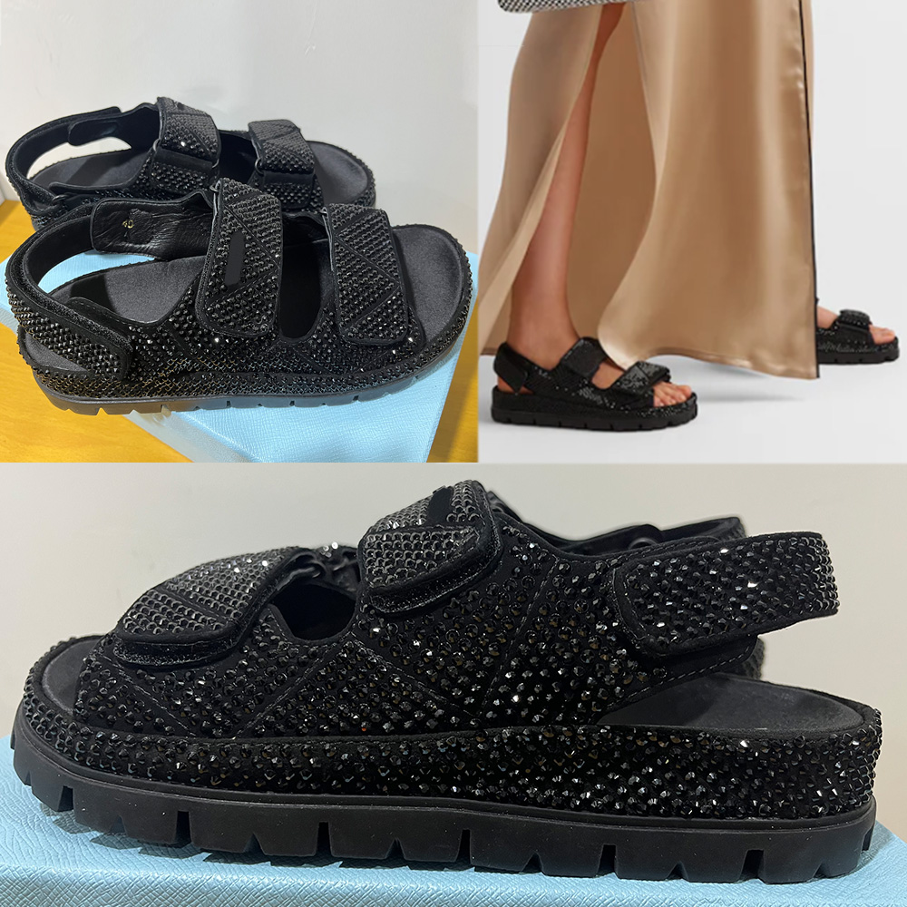 Padded nappas leather sandals Redesigned masculine lines athletic appeal leather upper featuring quilted texture embossed triangle logo designer sandal 35 42
Padded nappas leather sandals Redesigned masculine lines athletic appeal leather upper featuring quilted texture embossed triangle logo designer sandal 35 42