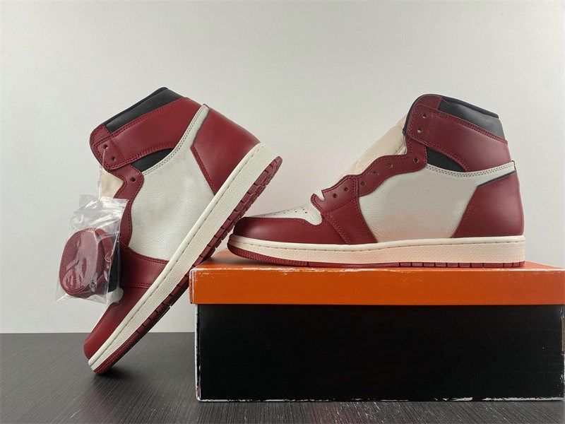 2023 Basketball shoes Released Jumpman 1s High OG Lost Found Varsity Red Black Sail Muslin I Chicago Reimagined Fashion Sport Zapatos Sneakers Excellent Quality
2023 Basketball shoes Released Jumpman 1s High OG Lost Found Varsity Red Black Sail Muslin I Chicago Reimagined Fashion Sport Zapatos Sneakers Excellent Quality