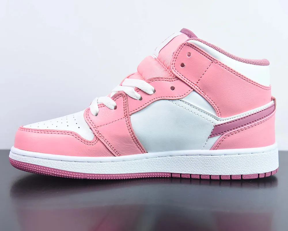 2023 basketball Shoes Jumpman 1 Mid 1S Desert Berry Coral Chalk White Fashion Trainers Sneakers Sports With Box
2023 basketball Shoes Jumpman 1 Mid 1S Desert Berry Coral Chalk White Fashion Trainers Sneakers Sports With Box