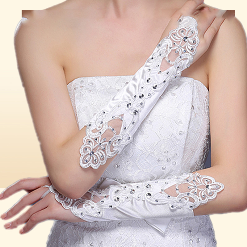 Beautiful Bridal Gloves White Fingerless Lace Appliqued Pearl Beaded Bridal Gloves Wedding Gloves Cheap EM01467