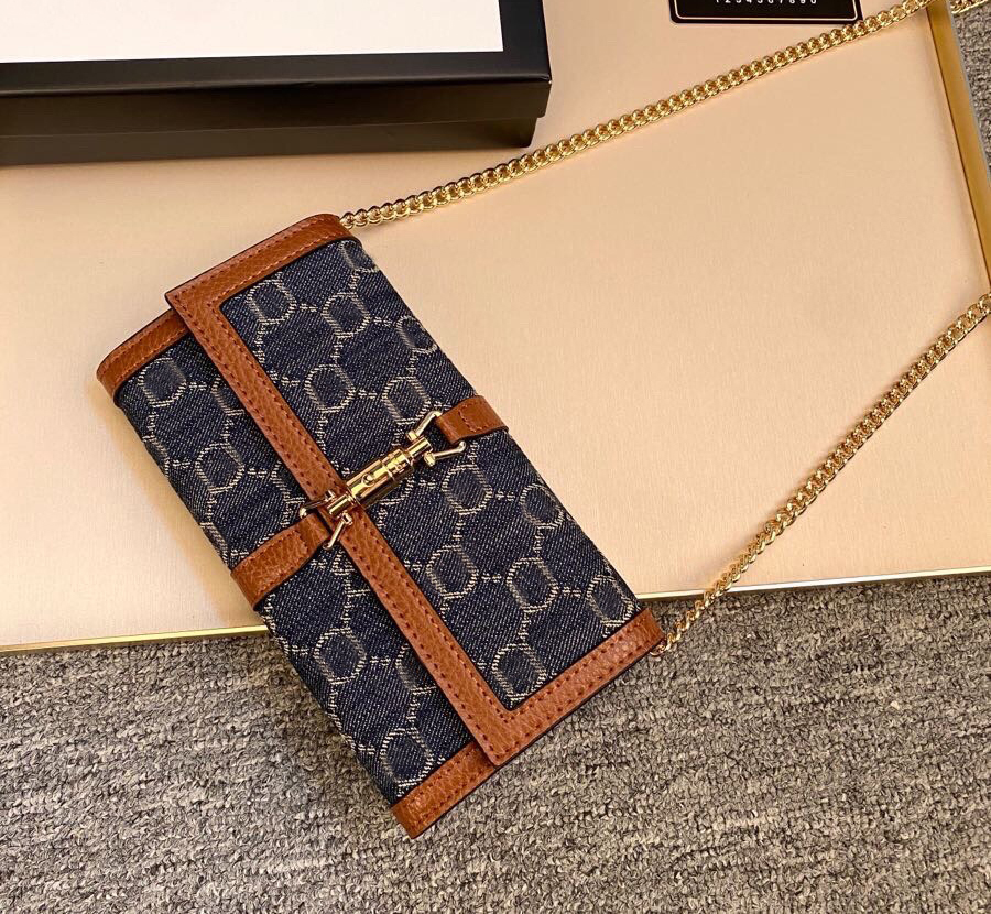 Designer womens shoulder bag luxury mini handbags Fashion G letter leather bags Marmont chain clutch ladies jackie1961 vintage sling purses #652681, 455509#g letter
Designer womens shoulder bag luxury mini handbags Fashion G letter leather bags Marmont chain clutch ladies jackie1961 vintage sling purses #652681, 455509#g letter