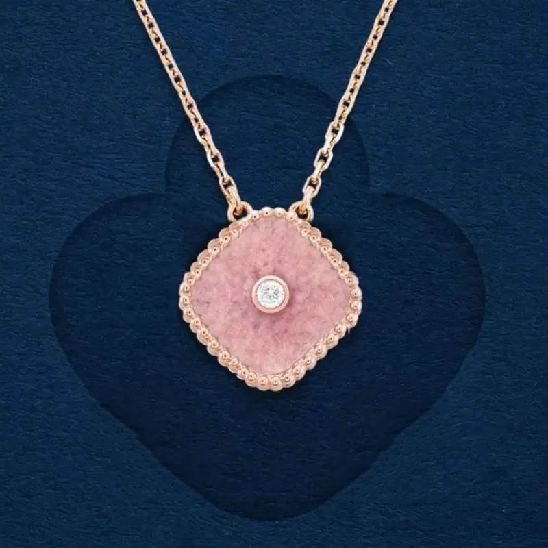 Brand Alhambras Fritillaria A diamond colver necklace gold pendant for women four leaf van luck designer jewelry girls love cleef flower necklaces wedding gifts
Brand Alhambras Fritillaria A diamond colver necklace gold pendant for women four leaf van luck designer jewelry girls love cleef flower necklaces wedding gifts