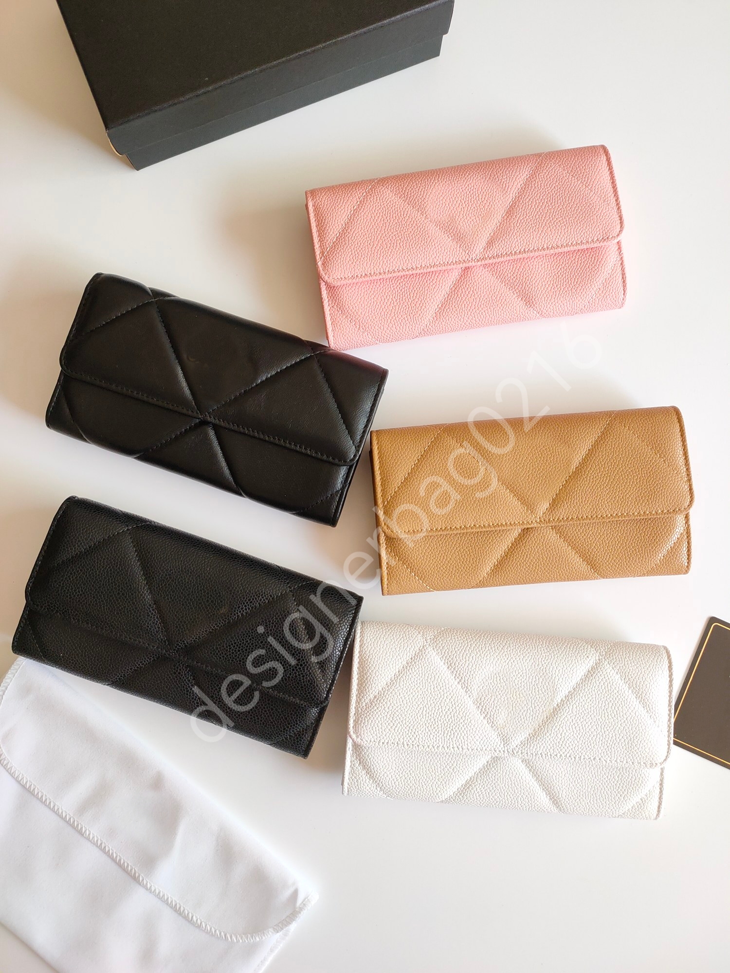CC bag wallet 2023 classic two-fold long wallet top leather hardware rhombic grain, Pink caviar jinkou
CC bag wallet 2023 classic two-fold long wallet top leather hardware rhombic grain, Pink caviar jinkou