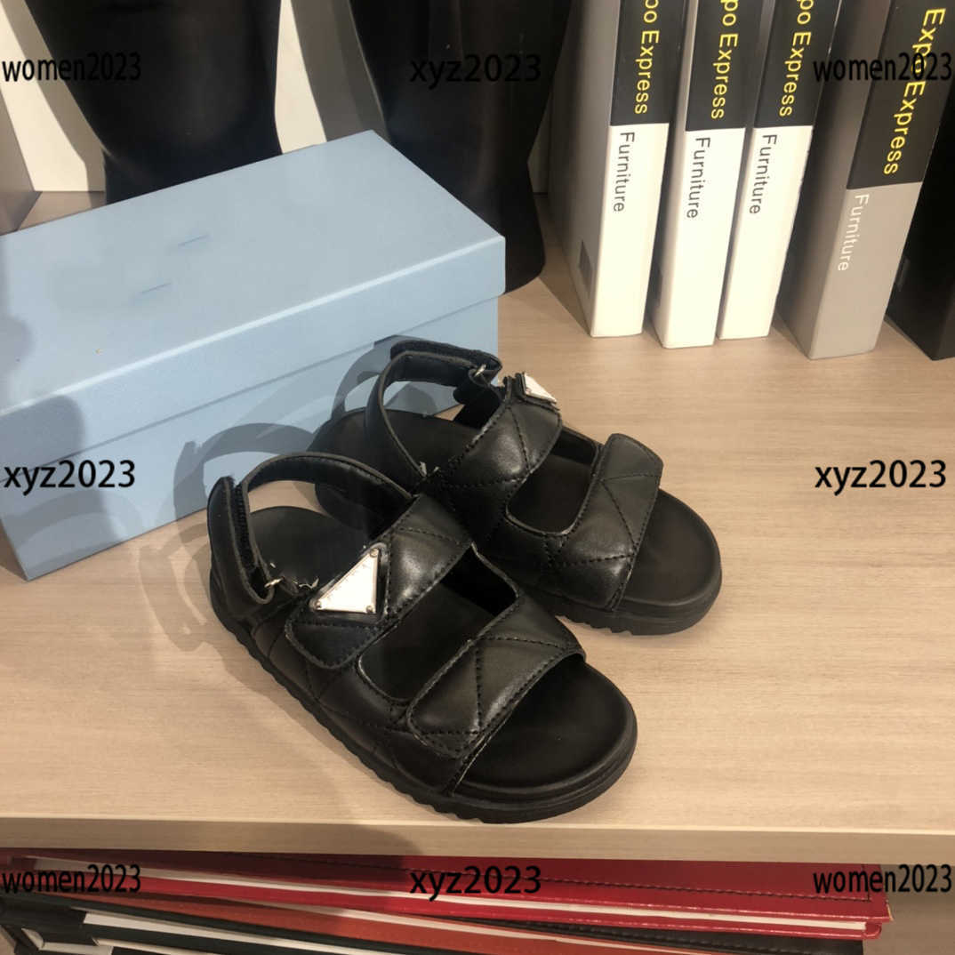 luxury Summer kids shoes designer baby Sandals girl Embroidery split line design Slippers Box Packaging Children's Size 26-35, #3
luxury Summer kids shoes designer baby Sandals girl Embroidery split line design Slippers Box Packaging Children's Size 26-35, #3