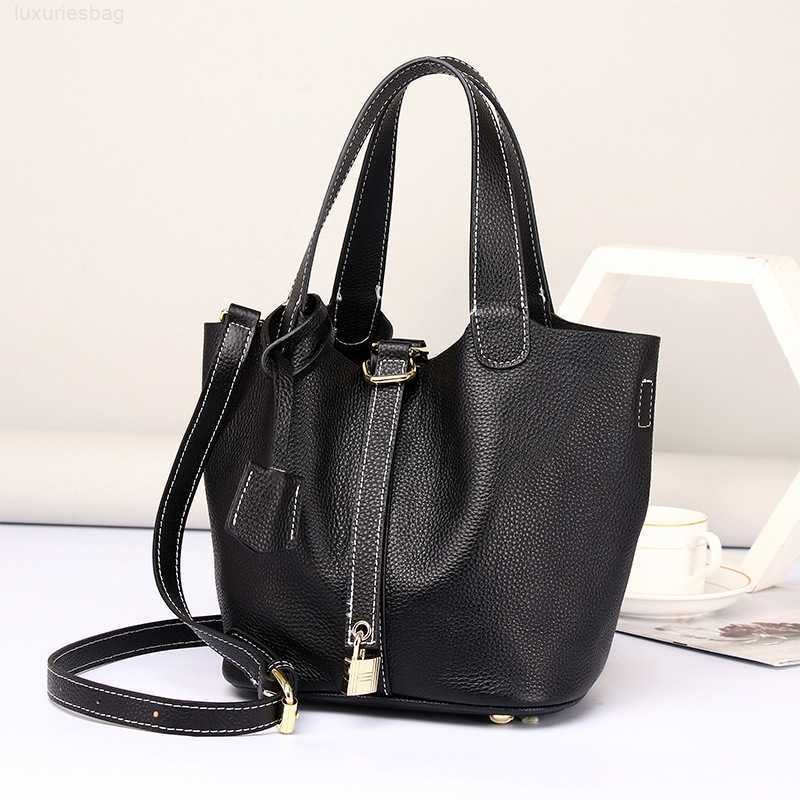 Designer Vegetable Basket Bucket Light Luxury Leather Handbag Single Shoulder Large Capacity Crossbody Women's BagE6V84OL7 Picotin, Blue6
Designer Vegetable Basket Bucket Light Luxury Leather Handbag Single Shoulder Large Capacity Crossbody Women's BagE6V84OL7 Picotin, Blue6