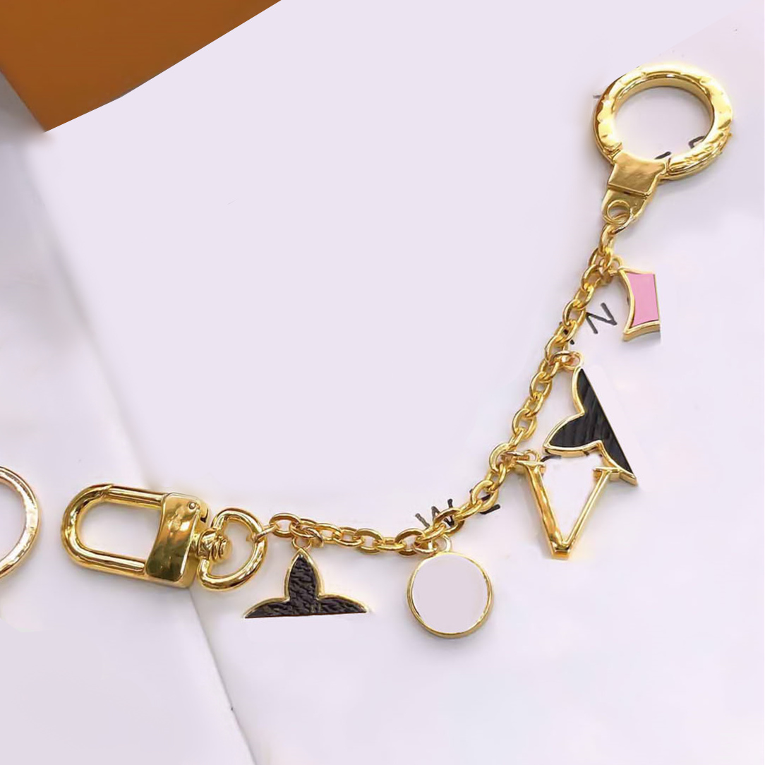 2023 Luxury designers keychains Letters diamonds keychain Brand Car Key Chain Women Buckle jewelry Keyring Bags Pendant Gift