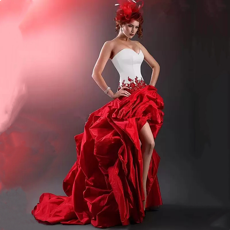 Vintage High Low Wedding Dress White And Red Ruched A-Line Bridal Gowns Lace Appliques Sweetheart Neckline Sleeveless Bride Reception Robe De Mriage