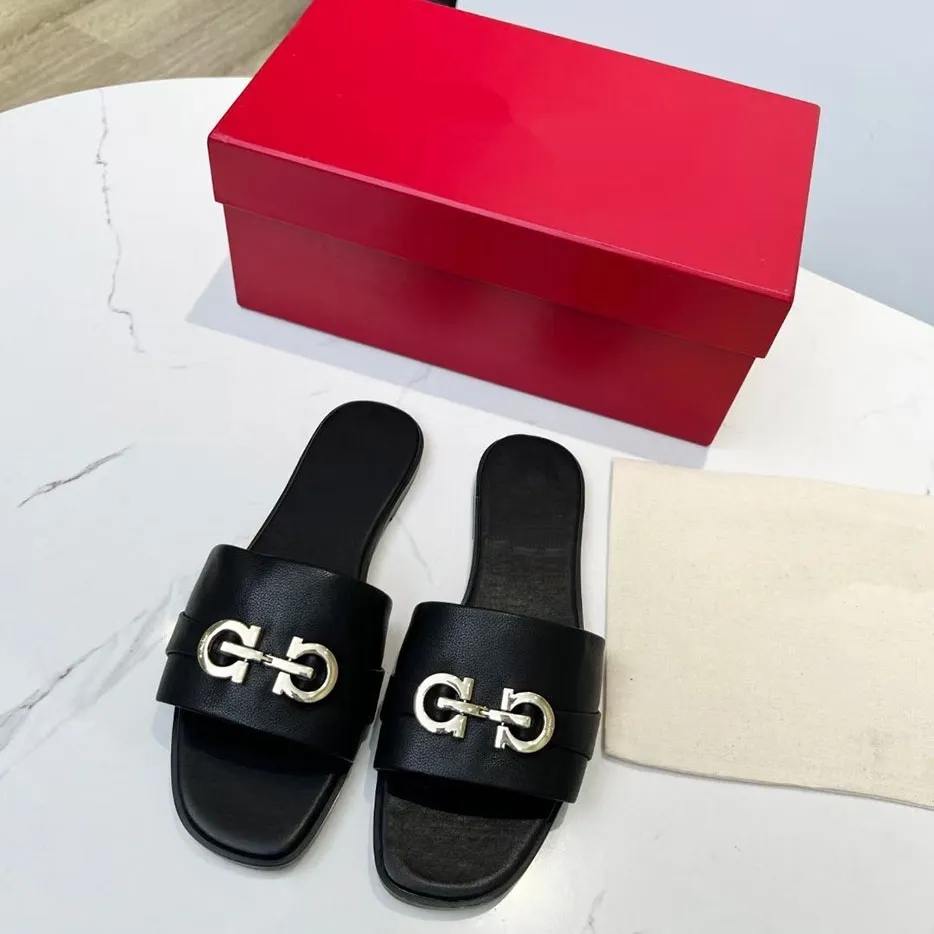 2023 Summer New Sandals Designer Women's Slippers Leather Luxury Fashion Beach Shoes Simple and Comfortable, Black
2023 Summer New Sandals Designer Women's Slippers Leather Luxury Fashion Beach Shoes Simple and Comfortable, Black