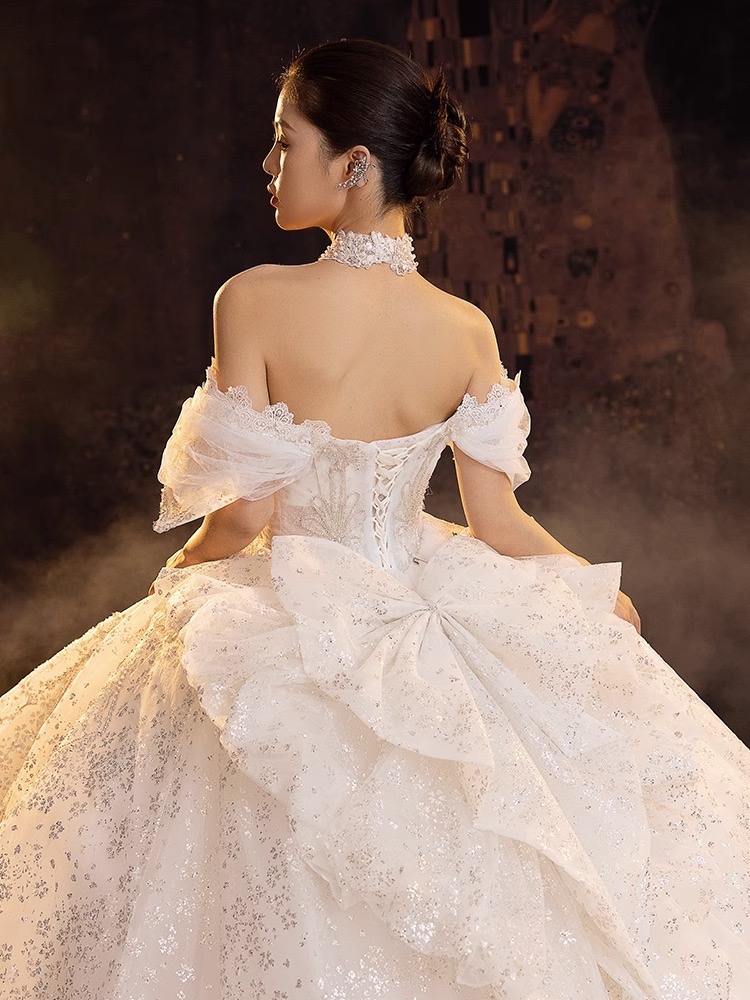 Modest Ball Gown Wedding crystals necklace shiny Bridal Gowns Lace Appliqued Sequins Plus Size Custom Made Sweetheart Neck Beach Mopping Robe Bride Dr