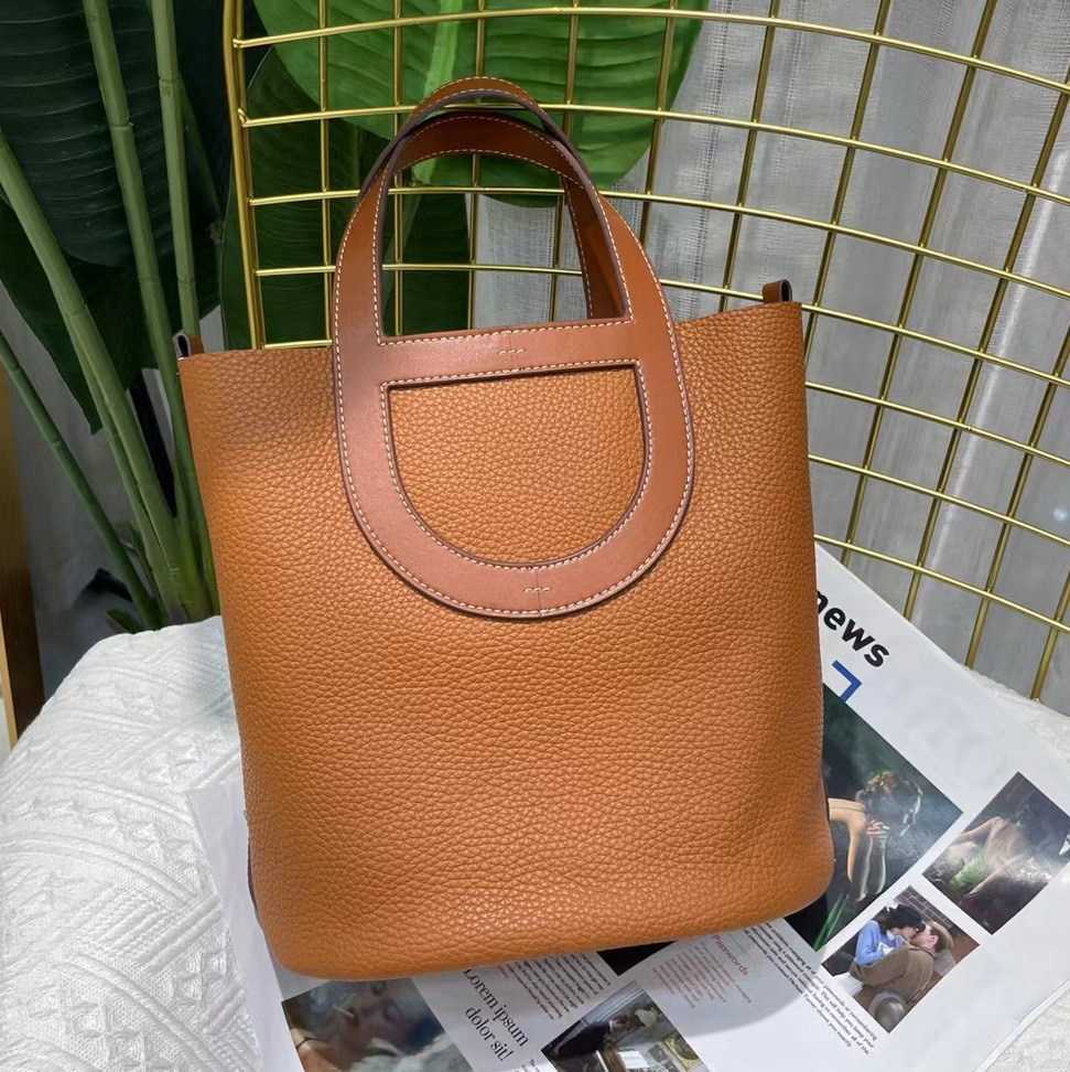 Designer Luxury Bag Bucket and Winter h Top Layer Cow Pig Nose Vegetable Basket Children's Messenger Soft Leather Tote BagNWC0FVUE Picotin, Black (bottom of pig nose)
Designer Luxury Bag Bucket and Winter h Top Layer Cow Pig Nose Vegetable Basket Children's Messenger Soft Leather Tote BagNWC0FVUE Picotin, Black (bottom of pig nose)