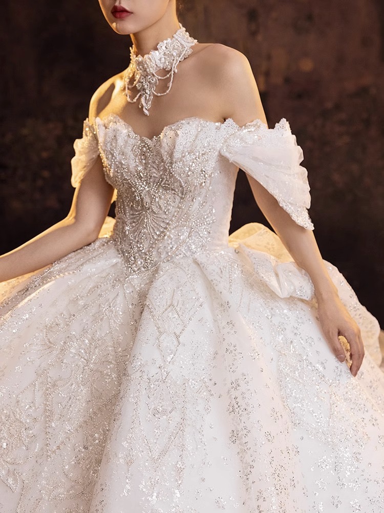 Modest Ball Gown Wedding crystals necklace shiny Bridal Gowns Lace Appliqued Sequins Plus Size Custom Made Sweetheart Neck Beach Mopping Robe Bride Dr