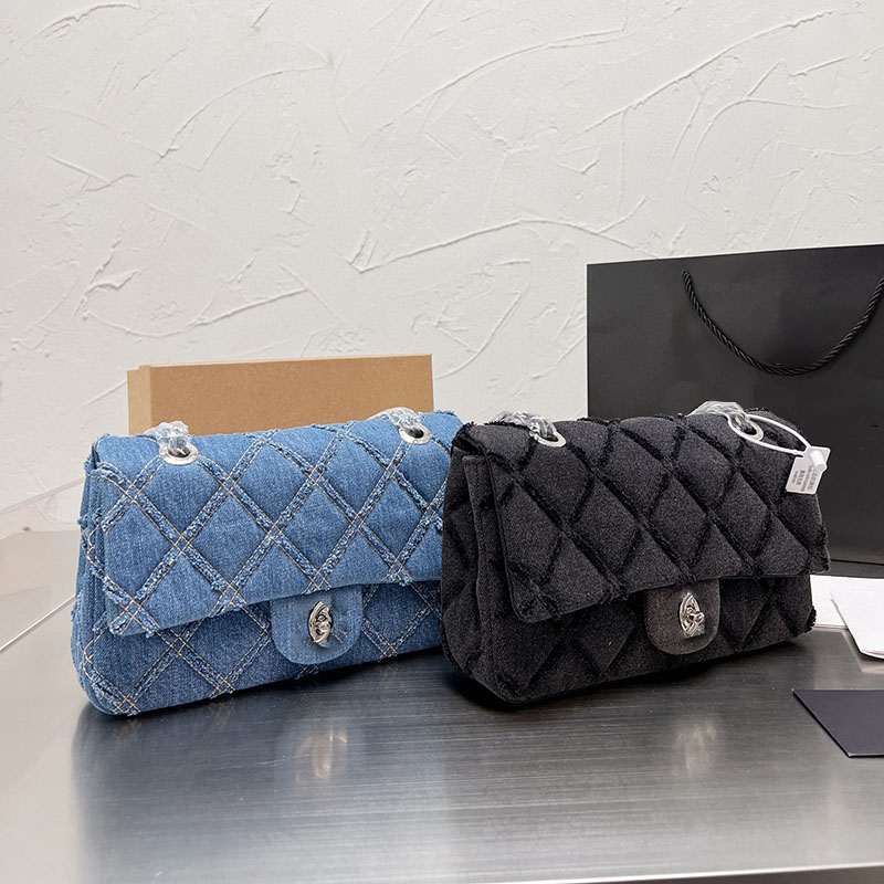 10A Luxury Women Bag 25CM Designer CC Bags Women Shoulder Handbags purses Channel Flap Bag Vintage Handbag Dark Blue Denim Silver Chain Hardware Should Straps, Black
10A Luxury Women Bag 25CM Designer CC Bags Women Shoulder Handbags purses Channel Flap Bag Vintage Handbag Dark Blue Denim Silver Chain Hardware Should Straps, Black