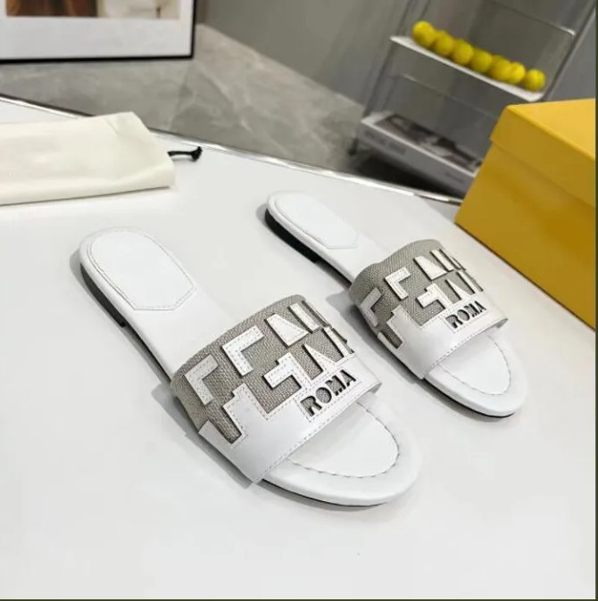 Designer Slippers Women Baguette Sandals Black Withe Banded Flat Sandal Leather Embellished Pattern Slipper Ladies Sexy Letter Slides Summer Beach Flip Flops, Multi
Designer Slippers Women Baguette Sandals Black Withe Banded Flat Sandal Leather Embellished Pattern Slipper Ladies Sexy Letter Slides Summer Beach Flip Flops, Multi