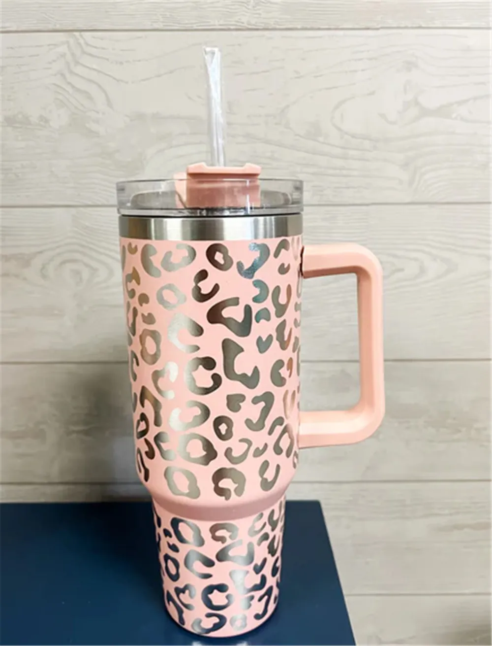 stanley (Drinkware)2023 40oz tumbler Leopard Print stainless steel with Logo handle lid straw big capacity beer mug water bottle powder coating outdoor camping cup
stanley (Drinkware)2023 40oz tumbler Leopard Print stainless steel with Logo handle lid straw big capacity beer mug water bottle powder coating outdoor camping cup