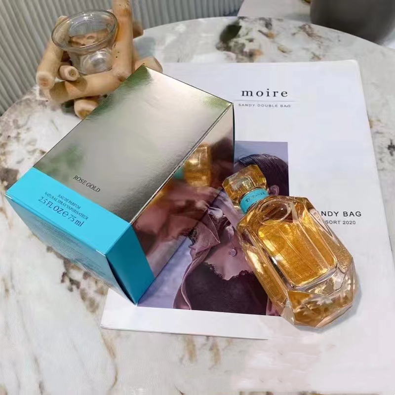 Men's and women's perfume 75ml belts spray RoseGold Rose Gold Diamond Lady's perfume EDP floral lasting Tiffany
Men's and women's perfume 75ml belts spray RoseGold Rose Gold Diamond Lady's perfume EDP floral lasting Tiffany