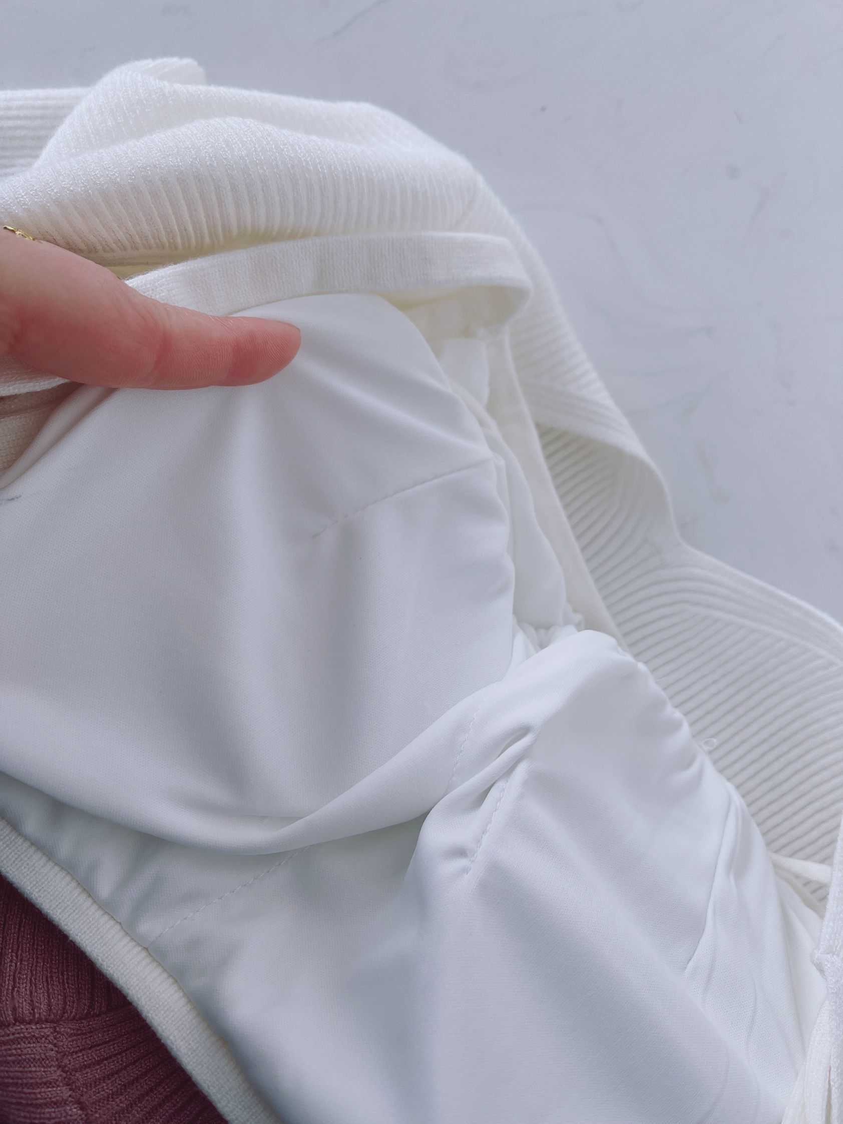 Kuzuwata Japanese Solid Color Slim V Neck Cardigan Vests Two-piece Suits 2023 Early Spring Sweet Outerwear Long Sleeve Top Women