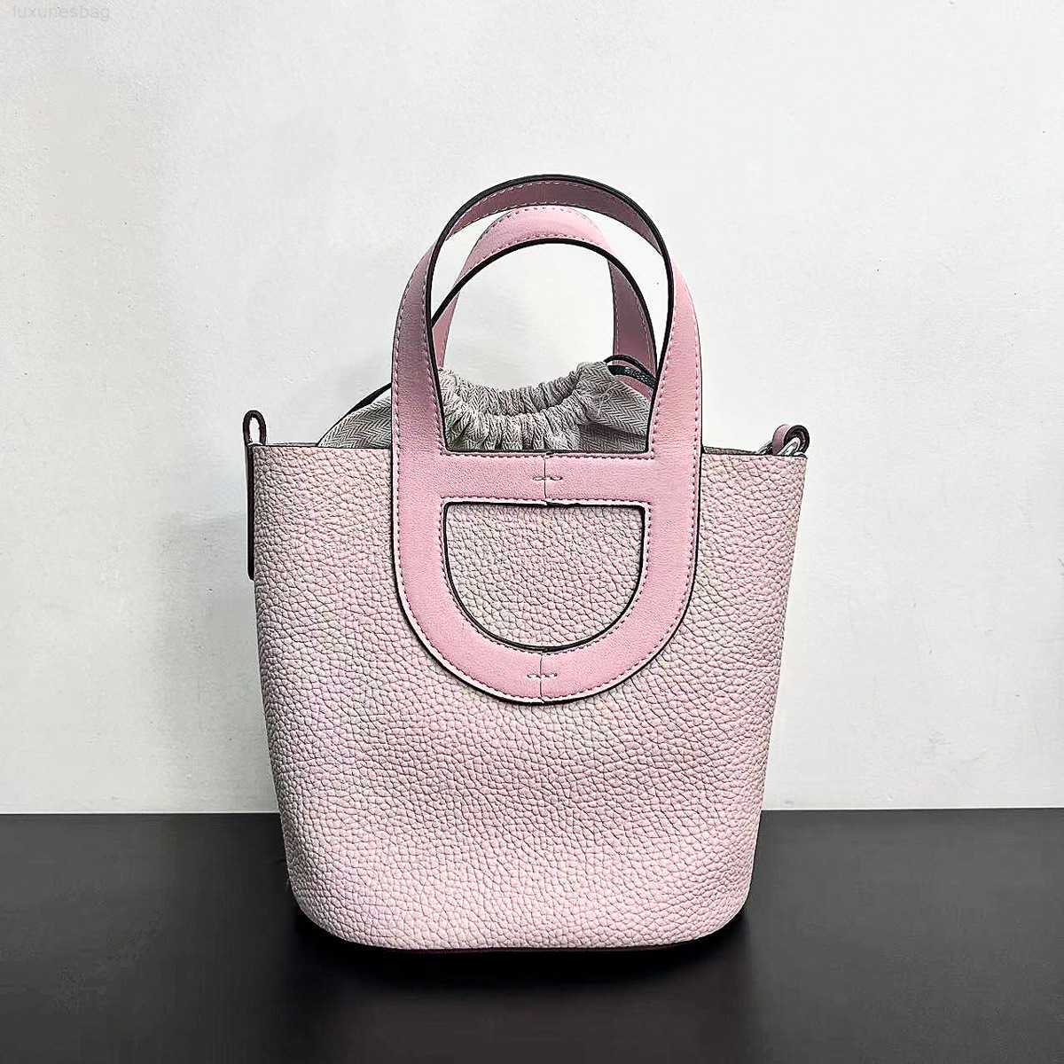 Designer Luxury Cowhide Leather Women's Style Vegetable Basket Bucket Bag Super Soft Premium Feel Pig Nose Crossbody HandbagQK9QEBM9 Picotin, White-
Designer Luxury Cowhide Leather Women's Style Vegetable Basket Bucket Bag Super Soft Premium Feel Pig Nose Crossbody HandbagQK9QEBM9 Picotin, White-